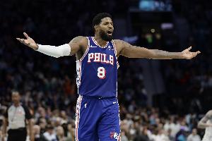 熄火了！乔治15中5得16分5板4助2断 下半场手冰凉仅3分