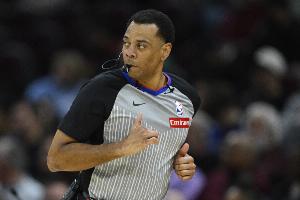 穿SGA鞋还引争议？本赛季当Karl Lane吹罚时 雷霆仅1胜4负