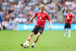 镜报:曼联小将现在接替卡塞米罗有点早,他仍处于职业生涯初期