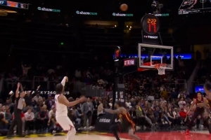 白热化！布伦森内外开花连续拿分 率队完成反超