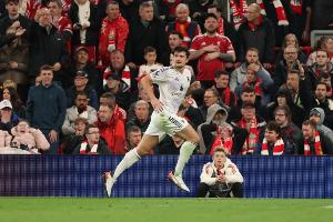 记者评马奎尔续约：正确的决定，他在曼联更衣室深受众人尊重