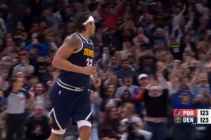 很稳健！阿隆·戈登底角接球三分命中 掘金最后1分钟追平比分