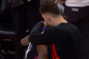 我们好着呢！申京赛后与杰伦·格林拥抱+默契Handshake！