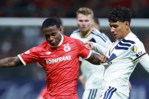 美冠杯洛杉矶银河客场2-4不敌托卢卡,罗伊斯传射难救主