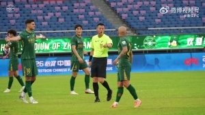 浙媒：浙江就重庆铜梁龙球员李镇全的辱骂行为提出追责申请