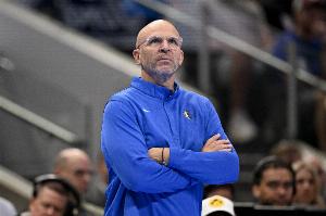 基德：我们全队始终在拼 输球也有不少积极方面 很多队员表现不错