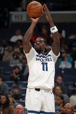 芬奇：里德已经连续两场发挥出色了 他的强硬防守我也很喜欢