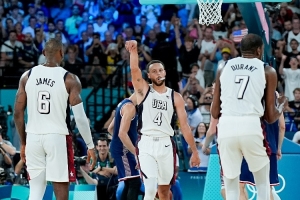 库克：詹杜库都是特别好的人 愿满足每个合影&愿虚心接受批评