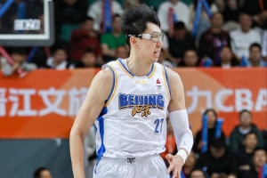 攻防俱佳!周琦9中7高效拿下15分12板1断3帽 正负值+19最高