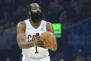 哈登：我训练很拼命但有些人看不到 17个赛季仍保持状态说明一切