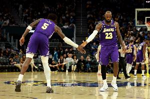 詹姆斯：我们不会就这么忘记东契奇里夫斯 整个赛季都在围绕他们