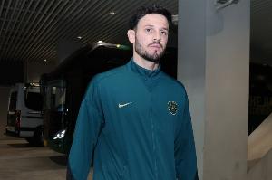 这是卢卡斯中超第100场首发，他本赛季在对方半场传球成功率89.3%