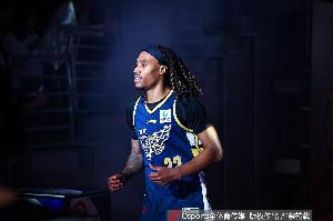 媒体人:广东应找大包大揽持球核心外援 而非让麦考尔&萨姆纳客串