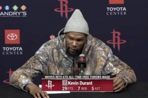 【完整版】杜兰特赛后：前场板仍是关键 进攻端要化繁为简