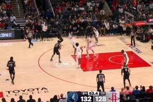 杀死比赛？爱德华兹左侧45°后撤步大心脏三分命中 森林狼领先7分