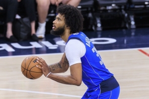 独行侠官方: 巴格利因左肩撞击伤提前退赛 本场比赛不会回归