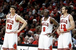 美记：公牛GM候选人包括科沃尔&邓利维 但邓利维不太可能离开勇士