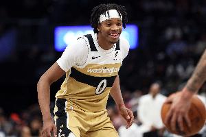 苦苦支撑！库利巴利12中7砍半场最高19分 三分2中2