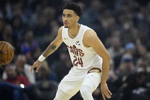 垃圾时间很强！49号秀普罗克特打满末节 8中5&三分4中2砍15分4助