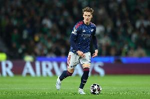 邮报：厄德高养伤期间负责教练和球员的联系，他在幕后的作用很大