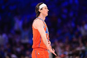 戴格诺特:卡尔森效率很高能稳定输出 他和托皮奇搭档效果很好