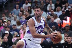 连场三双！康查尔替补35分钟 拿到11分11板10助5断2帽！