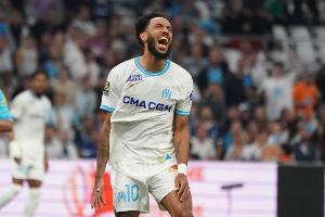 36岁零9个月，奥巴梅扬成为马赛自1955年后联赛最年长的进球者