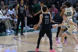 打急眼了!利德尔支肘+推搡希姆斯&双方冲突 前者二级恶意被驱逐