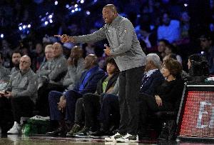 里弗斯:字母流言确实影响了更衣室 想把这支雄鹿团结在一起很难