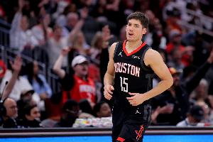 不尽如人意!谢泼德12中5得到12分3板3助 正负值-17全场最低