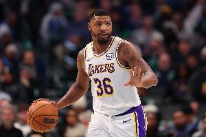 詹姆斯：斯玛特是球队的宝贵战力 你完全放心他会出现在关键位置