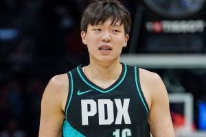 静雨:正常轮换不上杨瀚森就是极其危险了 垃圾时间可不好打