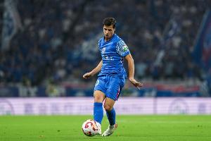 东体：特谢拉情绪控制近乎完美，成申花队连接前后的中场枢纽