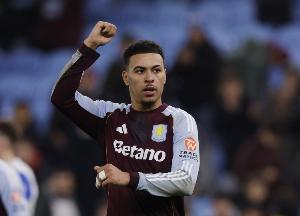 太阳报：巴黎有意维拉中场罗杰斯，愿为他支付一亿英镑的转会费