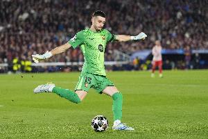 支持+认可！巴萨球迷德比战中高唱“霍安·加西亚来自拉玛西亚”