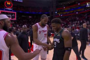 这小肚子哦！KD“嘲讽”华子胖了好多华子：已经瘦下来了