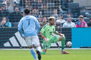 6场丢12球！迈阿密签上赛季最佳门将圣克莱尔，联赛还未零封过