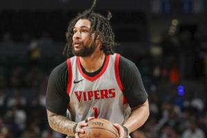 媒体人：山西男篮签下前火箭后卫戴申·尼克斯！