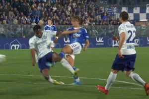 斯特拉马乔尼:博尼的动作就是为了避免肢体接触,这给点球太离谱