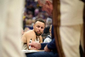 科尔:除了让库里等老将调整状态外 这场无关紧要没啥可说的