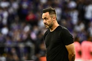 德泽尔比：我们的丢球既愚蠢又不幸 希望球员们展现更多激情