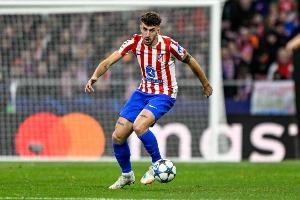 阿斯：鲁杰里已坐稳马竞左后卫主力，几番交手都有效限制了亚马尔