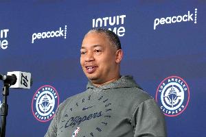 从6胜21负开始&没丢份！卢：快船连续15个赛季胜率过半是伟大成就