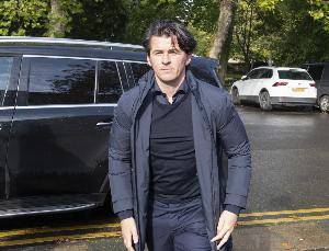 镜报:乔伊・巴顿在收监期间加入足球队并担任队长,同时还在减重