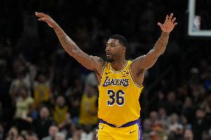 季后赛与杜兰特交手是什么感觉？斯玛特：非常残酷