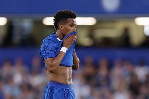 本赛季切尔西球员因不满判罚共被出示15张黄牌,位居英超之首