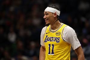 湖人官方:海斯因左脚伤病管理将缺席今日主场对阵爵士的比赛