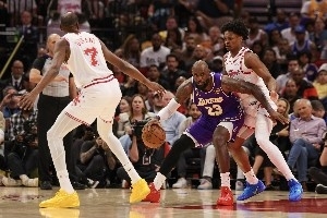 收官战最大赢家：火箭捡到最大软柿子湖人！骑士拿到最简单剧本？