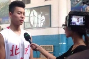 只是回忆过去！李添荣晒照回忆青年时期在北京打球&看球回忆！