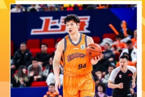 出战两场&场均22分13.5板1.5助!CBA官方:王哲林当选周最佳球员